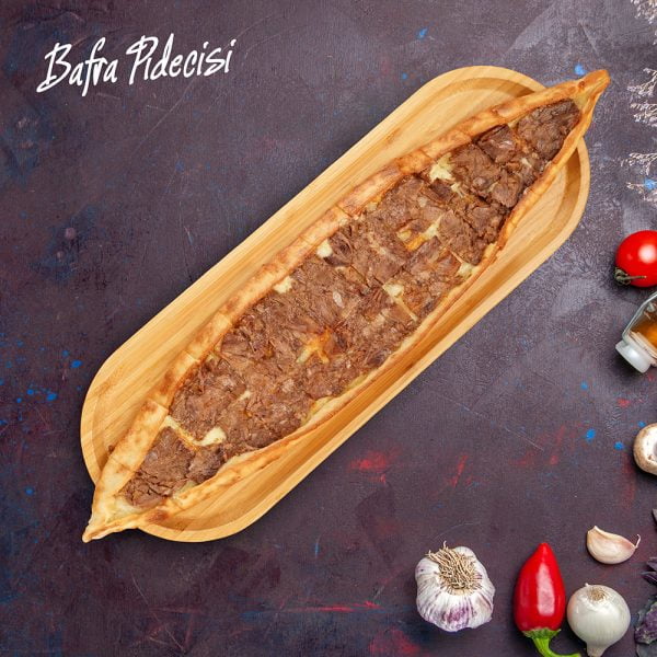 Kavurma Kaşarlı Pide