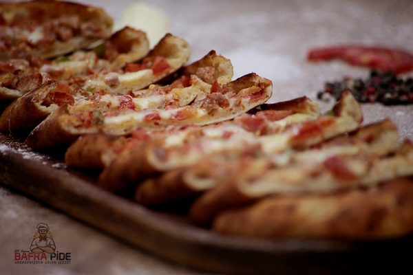 Kuşbaşı Kaşarlı Pide - Görsel 3